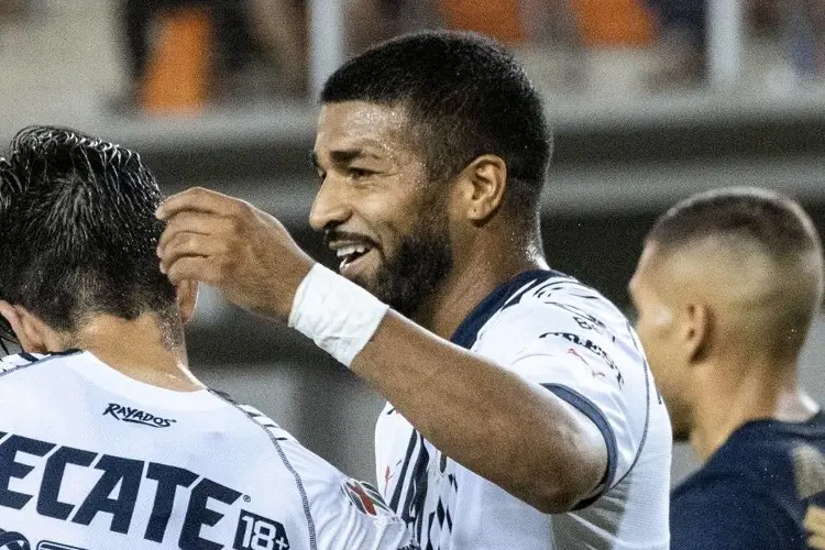 Rayados golea a los Pumas