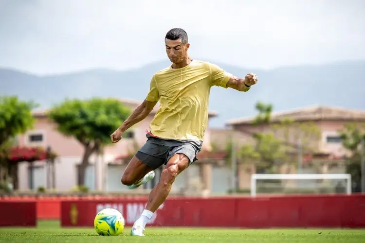Cristiano Ronaldo entrena en las canchas del Mallorca del 'Vasco' Aguirre 