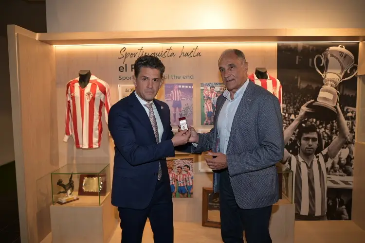 Irarragorri no promete llevar mexicanos al Sporting de Gijón