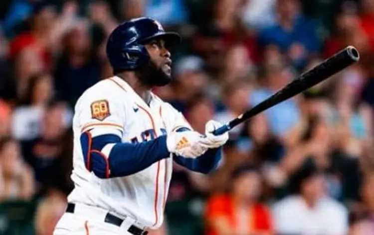 Astros vence a Royals con remontada incluida