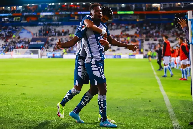 Pachuca doblega a Querétaro en el cierre de la Jornada 1