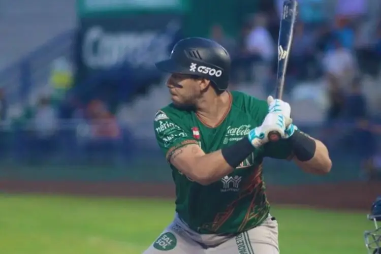 Leones gana a Rieleros a puro cuadrangular