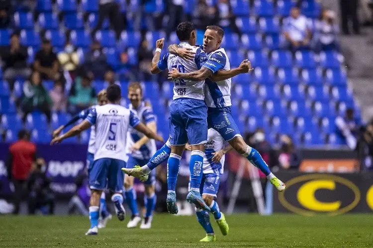 Puebla vence a Santos y marcha con paso perfecto 