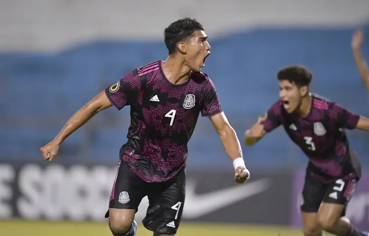 Mexicano llega a Portugal para fichar con el Sporting