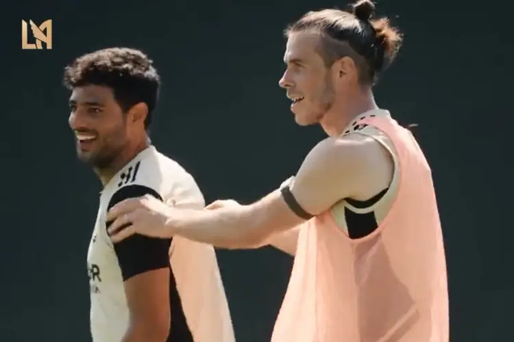 ¿Cómo fue el primer entrenamiento de Bale con Carlos Vela? (VIDEO)
