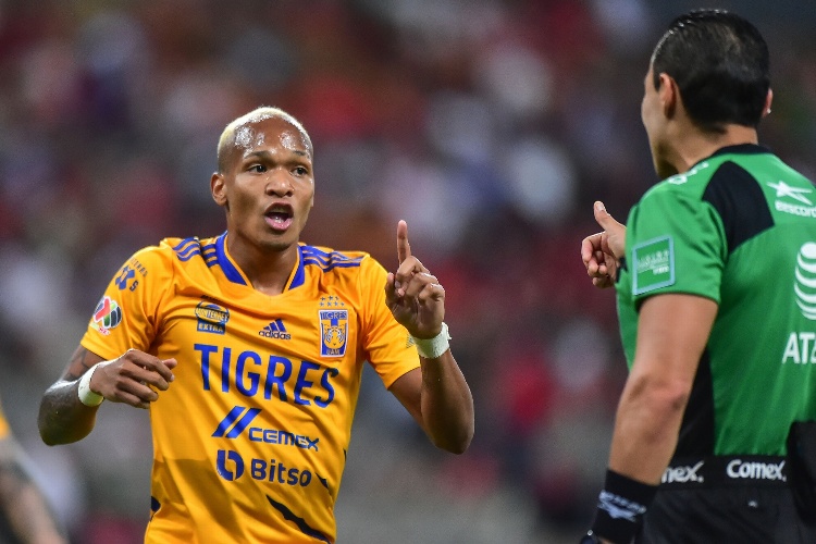 Quiñones reaparece en entrenamiento de Tigres