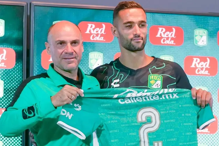 León presenta a su refuerzo francés 