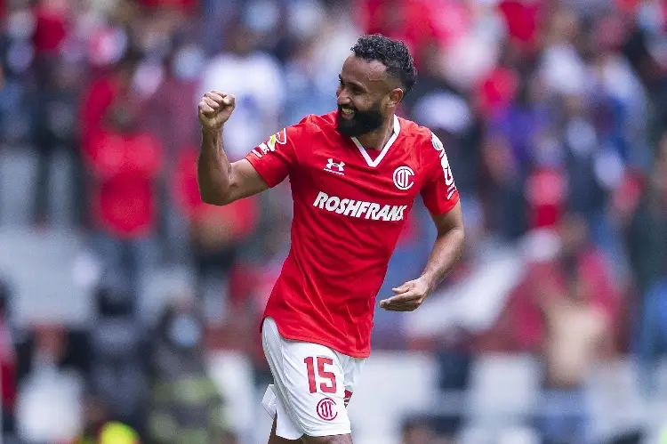 Toluca sigue en plan grande y le pega a Santos