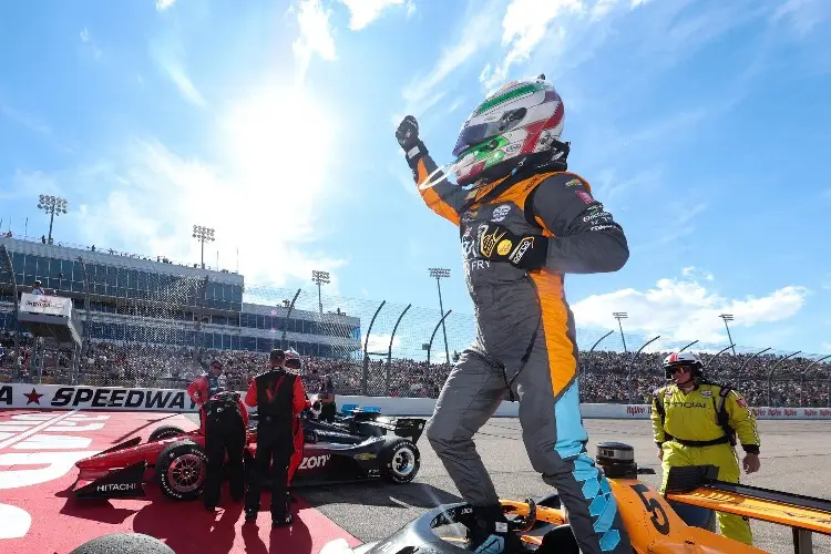 Pato O'Ward conquista Iowa en la IndyCar Series