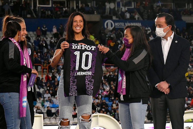 Jenni Hermoso es presentada como jugadora de Pachuca (VIDEO)