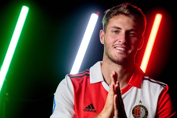 En esta fecha debutará Santiago Giménez con el Feyenoord 