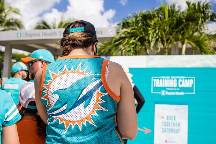 NFL: Delfines de Miami en graves problemas