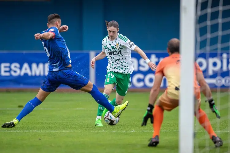 Marcelo Flores y Aceves tienen actividad en triunfo de Real Oviedo