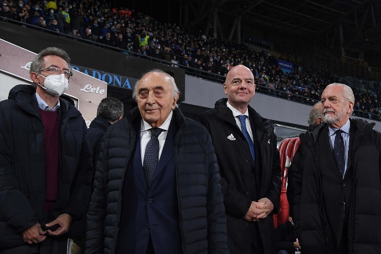 Presidente del Napoli se niega a fichar jugadores africanos