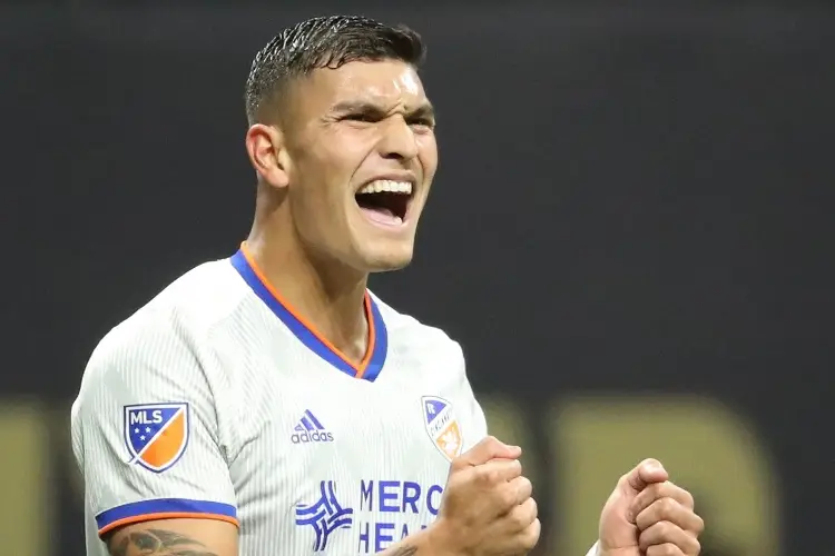 ¿Por qué no llegó Brandon Vázquez a Chivas?