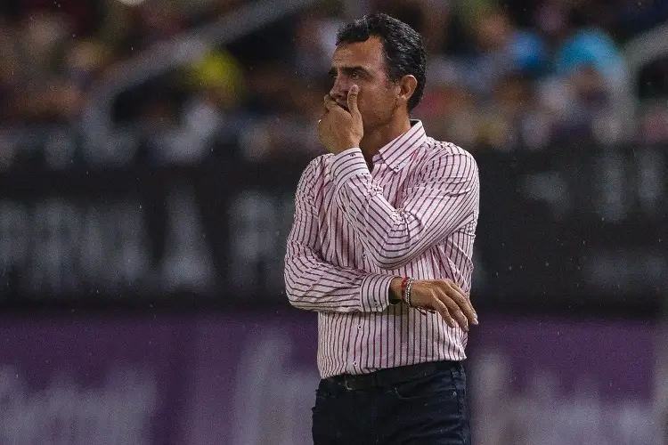 Ricardo Cadena no piensa renunciar a Chivas 