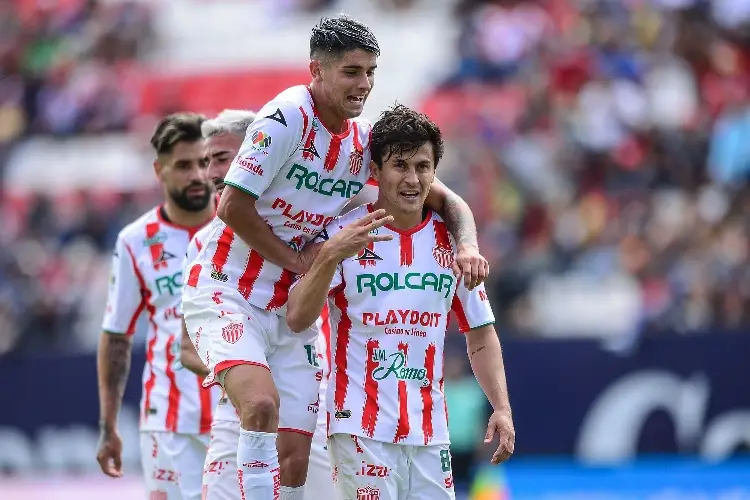 Necaxa viene de atrás para vencer a San Luis