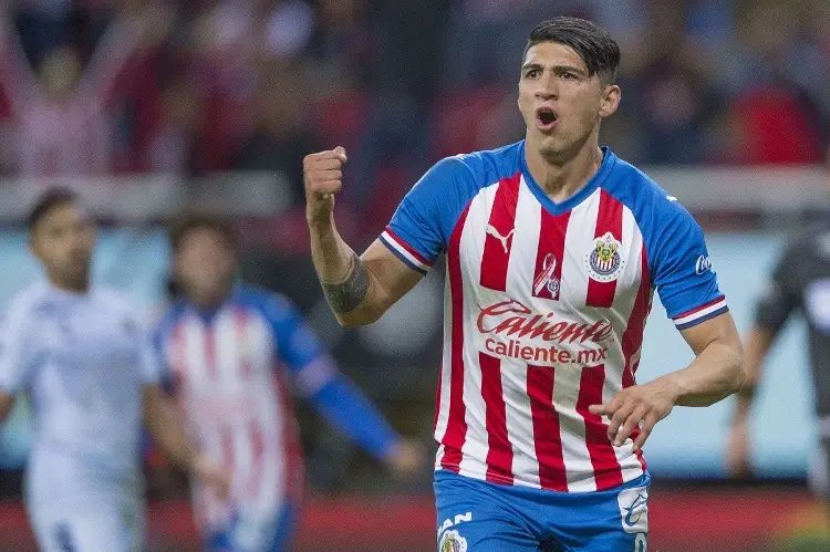 Alan Pulido quiere retirarse en Chivas 