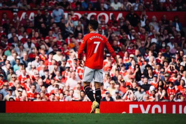 Cristiano se va y un mexicano llegaría al Manchester United