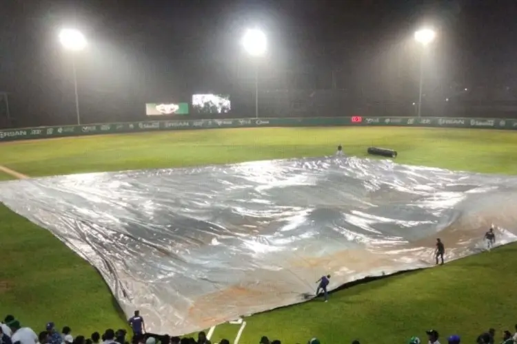 Lluvia suspende juego de Playoffs de Liga Mexicana de Beisbol