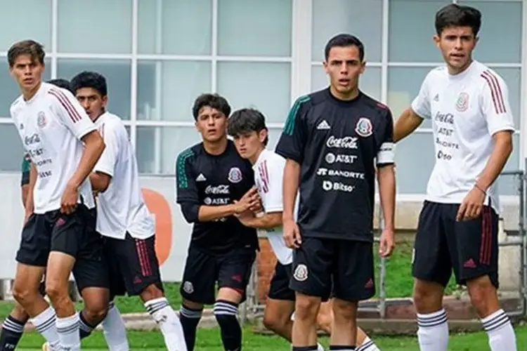 Tri Sub17 de México cerró concentración 