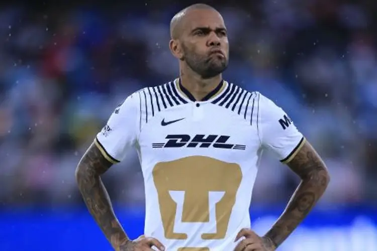 La furia de Dani Alves por jugada de Salvio (VIDEO)