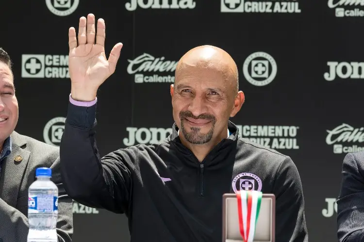 'Conejo' Pérez no será el DT de Cruz Azul 'Conejo' Pérez no será el DT de Cruz Azul