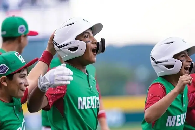 México logra juego sin hit ni carrera y apalea a Canadá en Williamsport