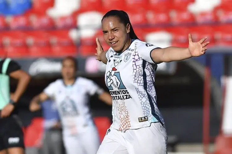 Charlyn Corral nuevamente fuera del Tri Femenil