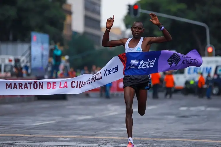 Africanos se adueñan del Maratón de la Ciudad de México (VIDEO)