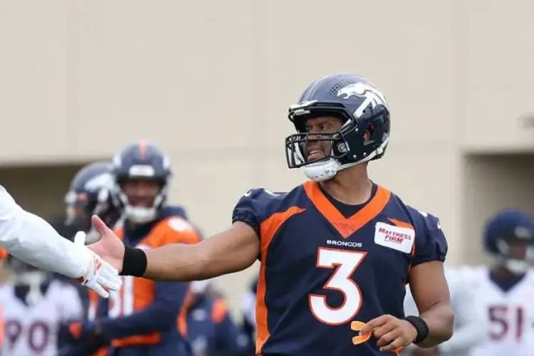  Russell Wilson extiende 5 años más con Broncos