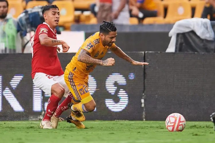 Aquino causa baja con Tigres