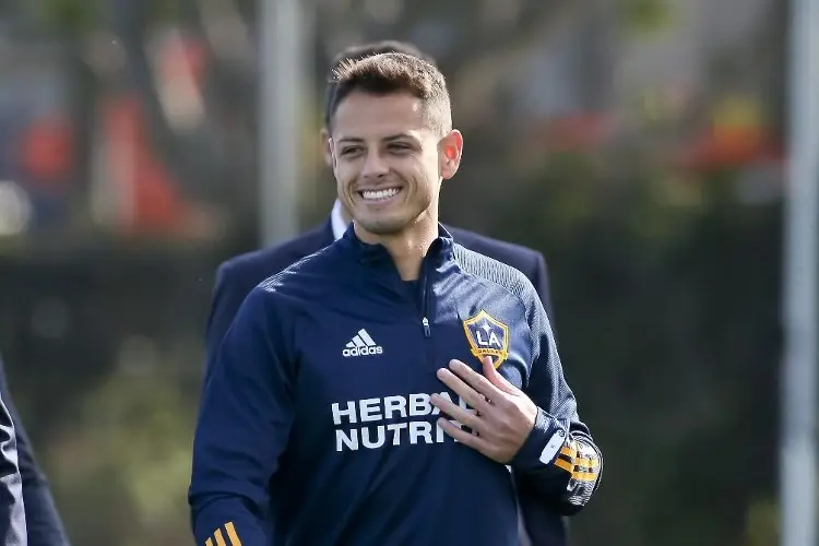 'Chicharito' vuelve a fallar penal con Galaxy en la MLS (VIDEO)