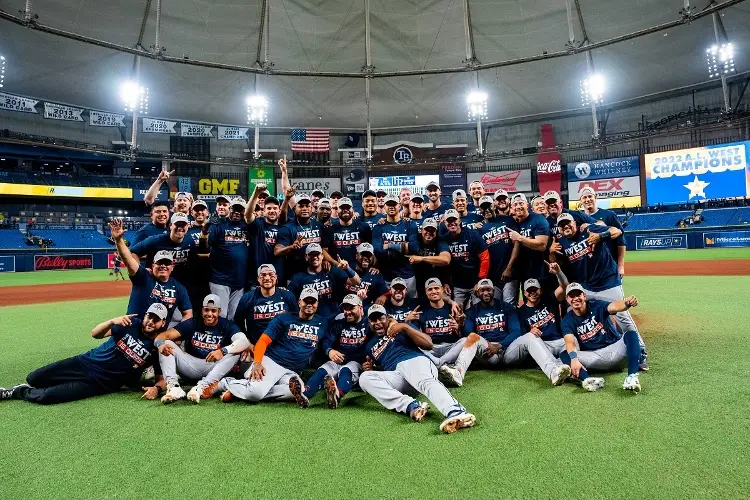 José Urquidy y los Astros consiguen el título divisional en Grandes Ligas