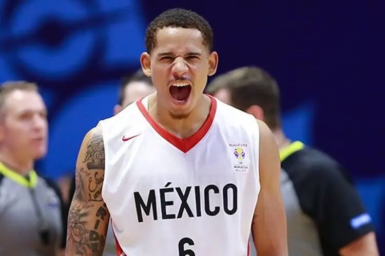 Mexicano Juan Toscano ya porta los colores de los Lakers (FOTOS)