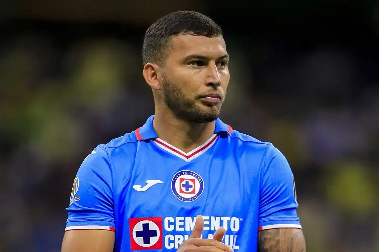 Cruz Azul recupera a Juan Escobar