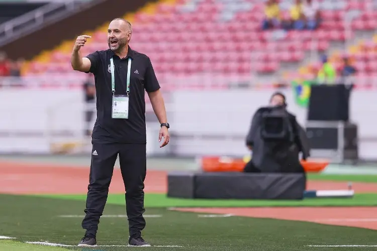 Presentan al nuevo director técnico del Tri Femenil 