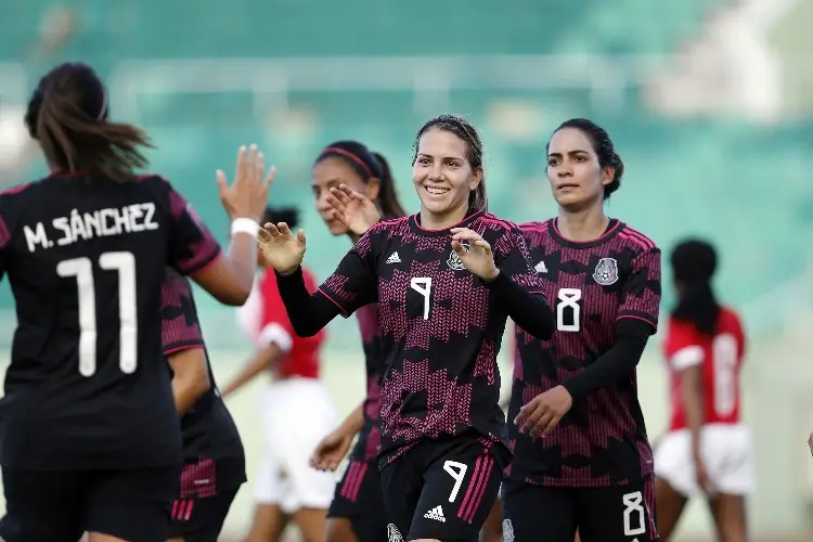 Tri Femenil tiene todo para ser potencia mundial, asegura DT