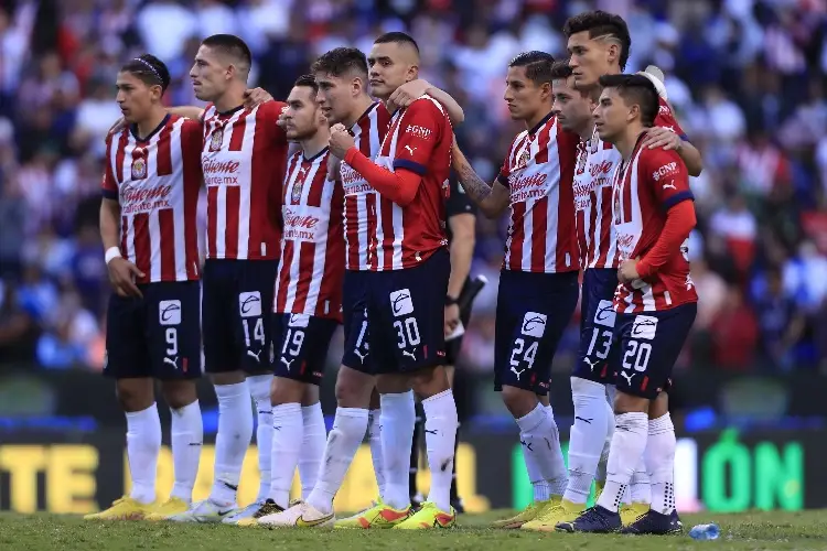 Chivas va por técnico que dirigió en 'grandes ligas de Europa'