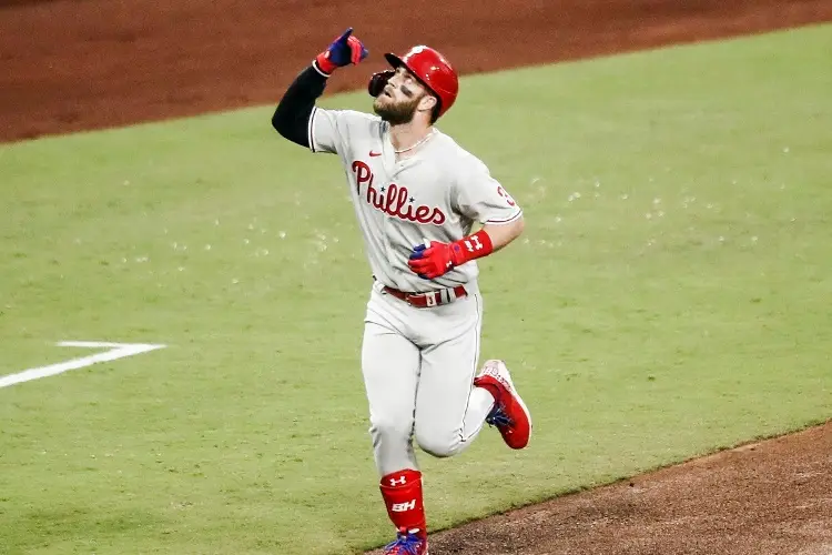 Phillies golpean a los Padres en Serie de Campeonato