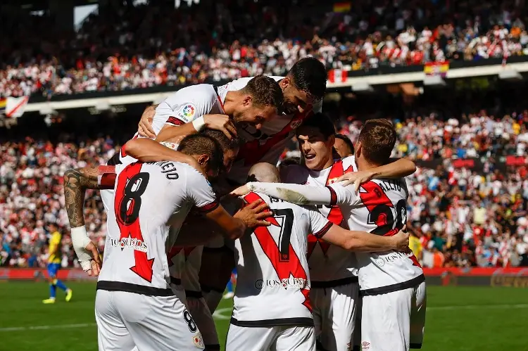 Goleada de escándalo del Rayo al Cádiz