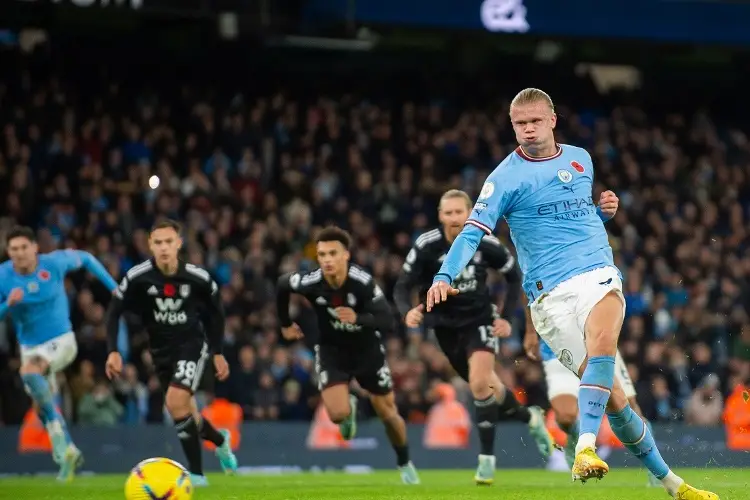 Haaland le da el liderato al Manchester City en el último minuto 