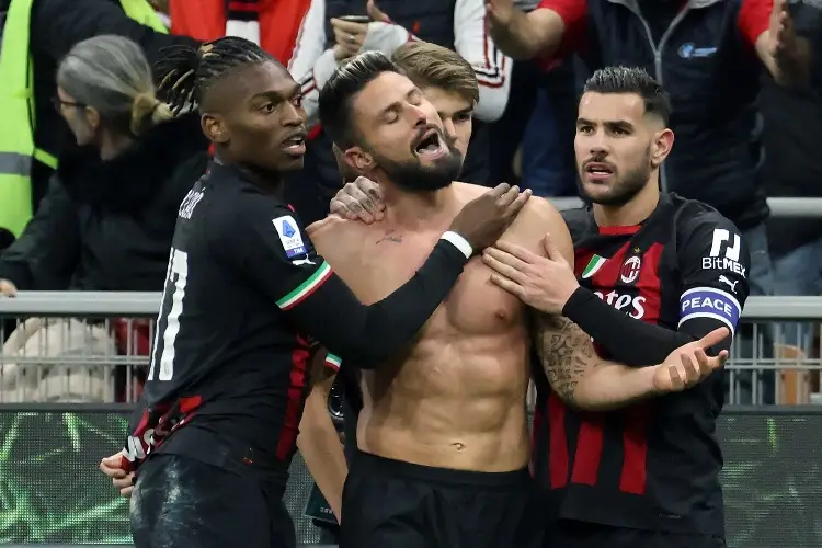 Giroud salva al AC Milan para seguir sublíderes