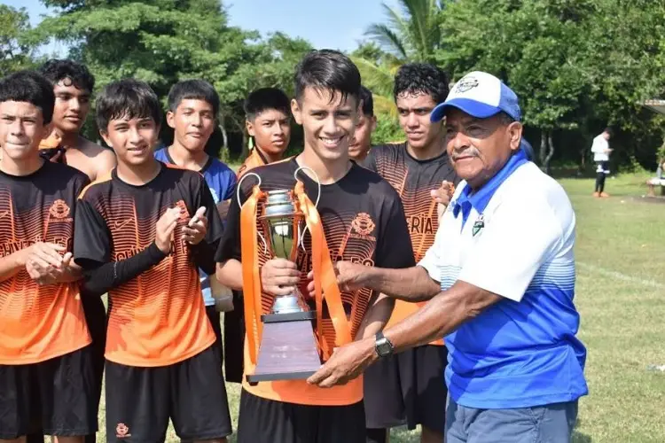 ¡Hay campeones de Copa en la Liga Municipal de Fútbol! 