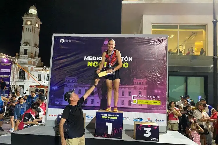 Veracruz y Puebla gobiernan el Medio Maratón Nocturno