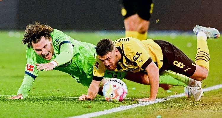Borussia Dortmund tropieza en Alemania y cae en la tabla
