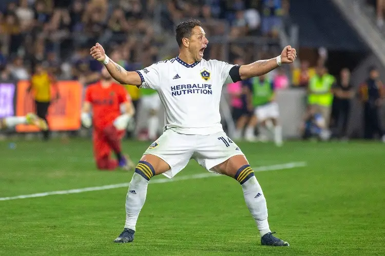 'Chicharito' no va a Qatar 2022 por llevar prostitutas a la Selección (VIDEO)