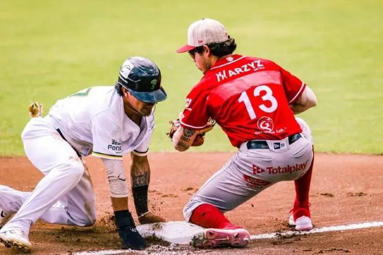 Pericos blanquea a El Águila en la Liga Invernal Mexicana