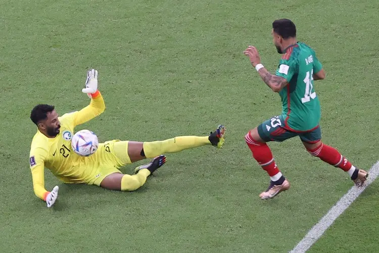 ¡Atajadón! Portero de Arabia le niega el gol a México (VIDEO)