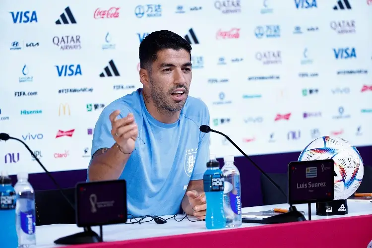 Luis Suárez se rehusa a disculparse con Ghana